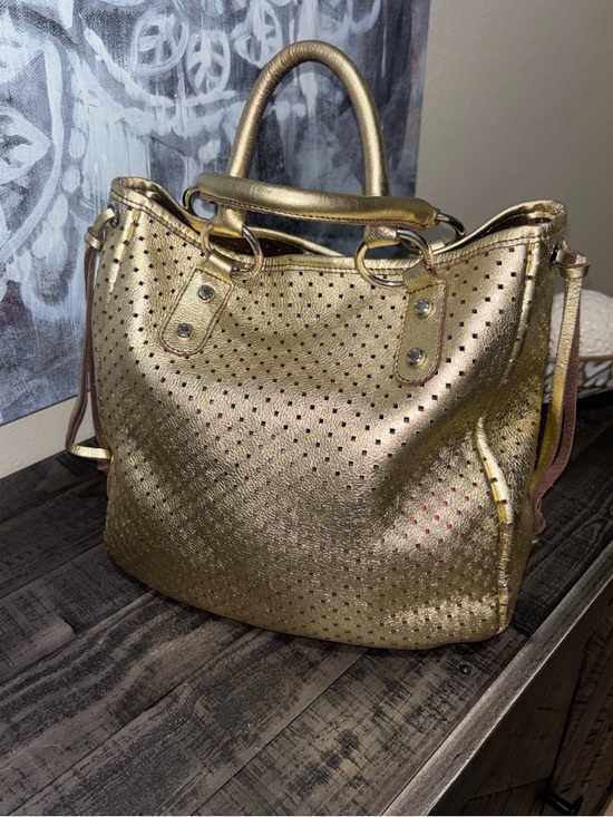 Plinio Visona Handbags - Plinio Visonà gold metallic top handle tote
